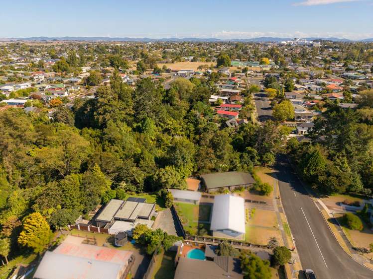 24 Splitt Avenue Glenview_19