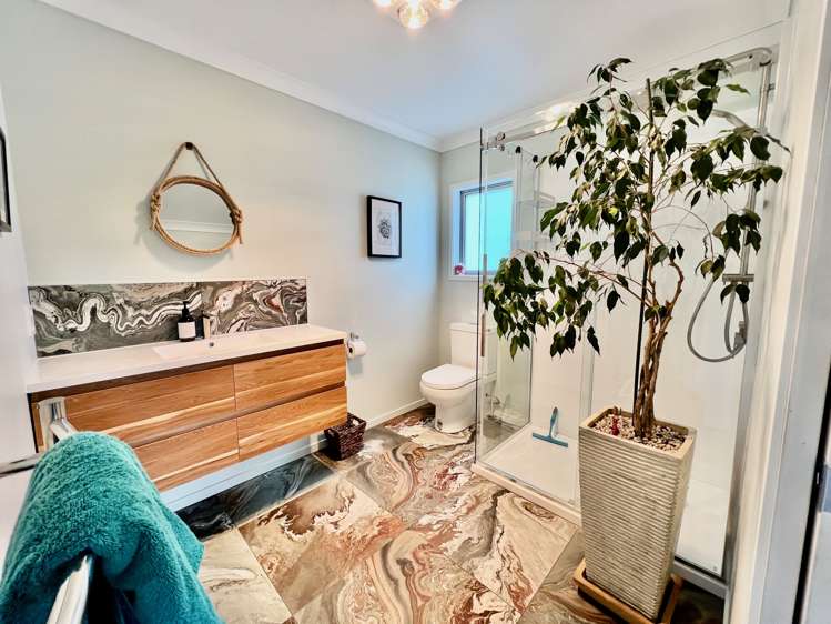 2b Puka Place Raglan_7