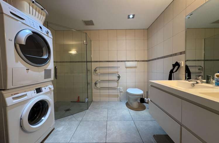 10/25 The Strand Onetangi_14