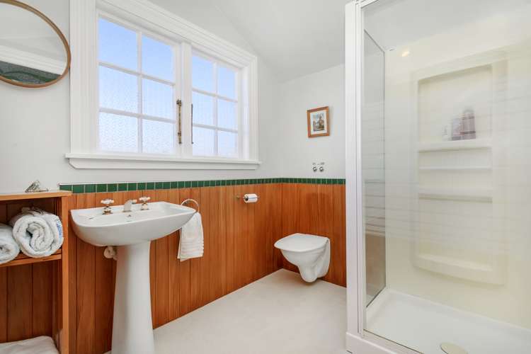 18 Whites Line West Woburn_20