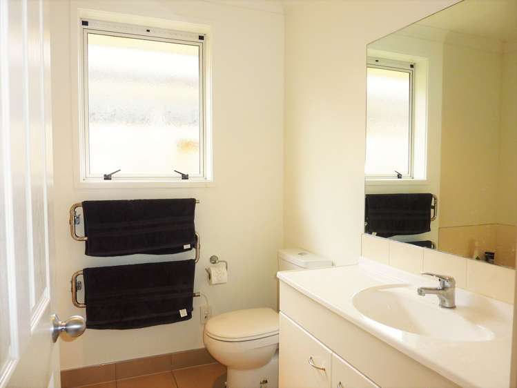 4 Blossom Grove Papamoa_11