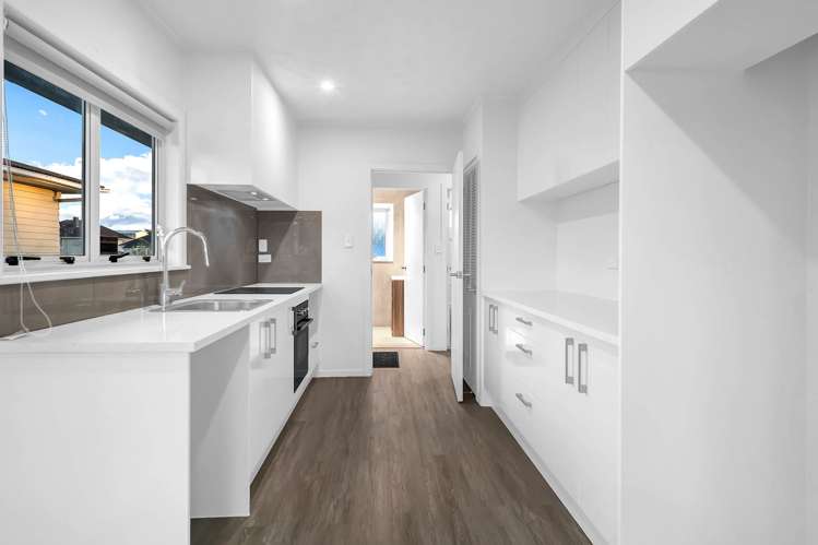 24 Laxon Avenue Otara_14