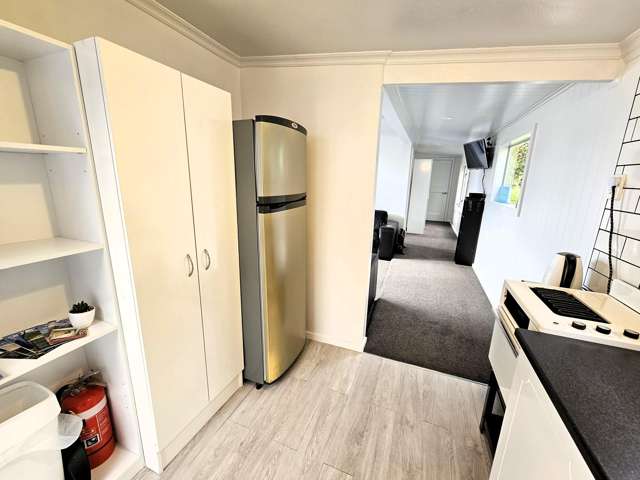 38 Esplanade Kaka Point_2