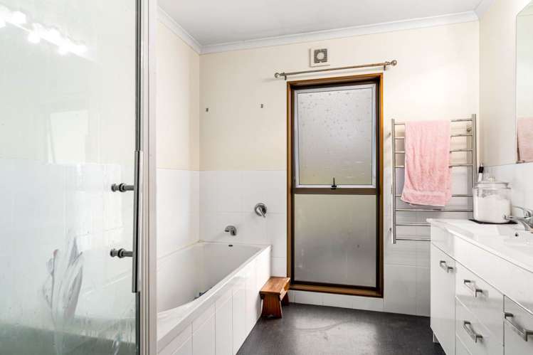 86 Mackesy Road Parahaki_11