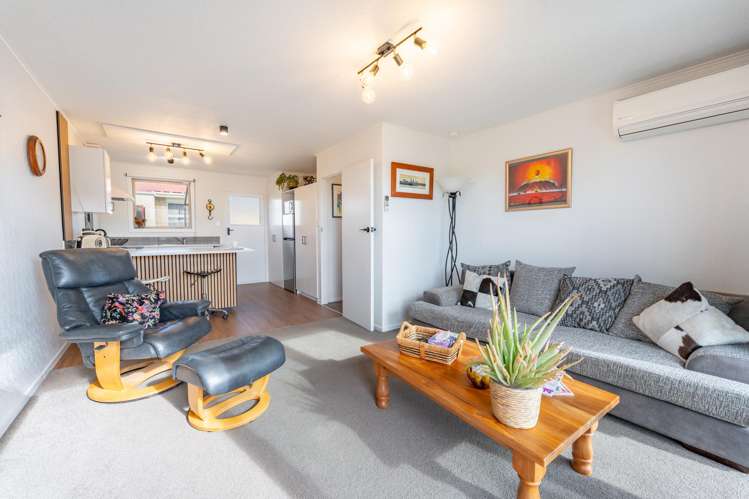 2/6 Deal Street Seaview_7