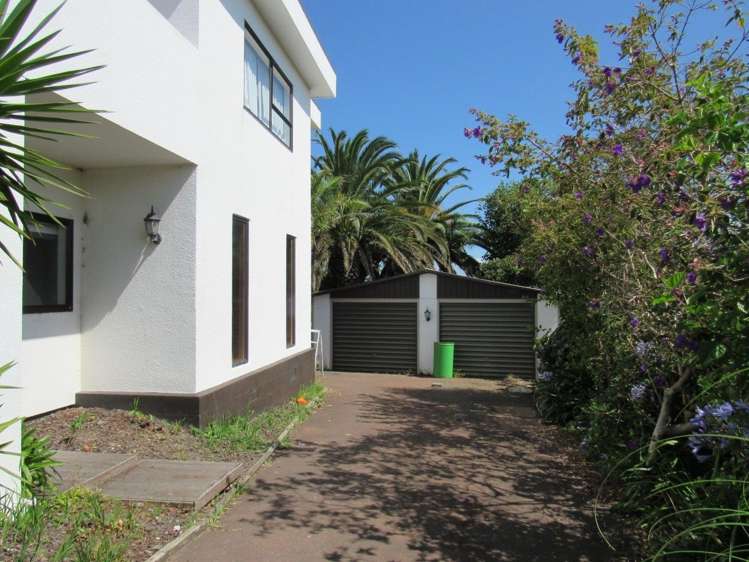 18 Karaka Road Beachlands_13