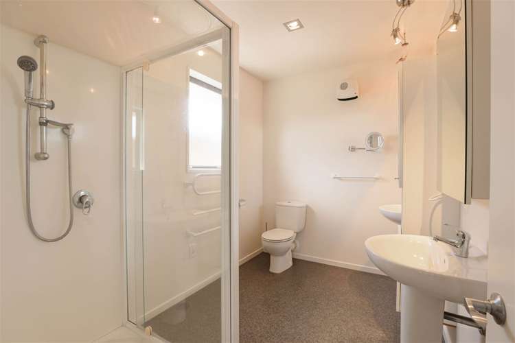 8 Parkdale Close Allenton_7