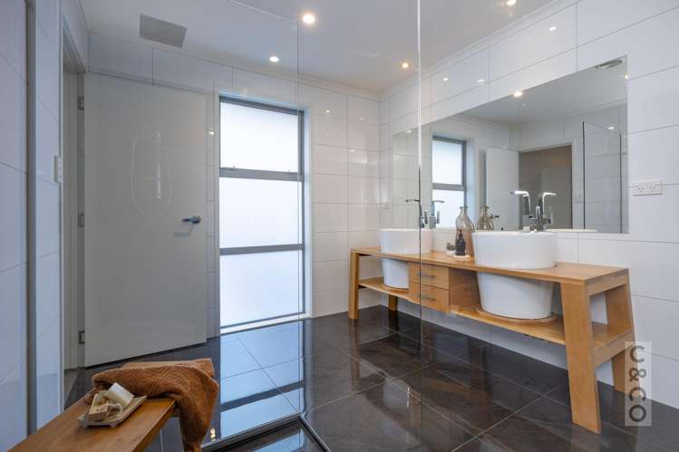 19 Riverhead Point Drive Riverhead_38