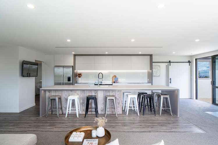 214 Findlay Road Ascot_3