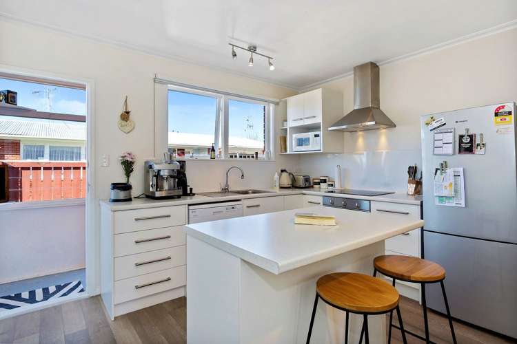 2/208 Fourteenth Avenue Tauranga South_2