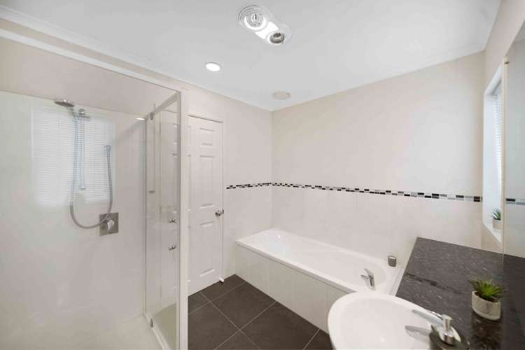 9 Seresin Crescent Flat Bush_17