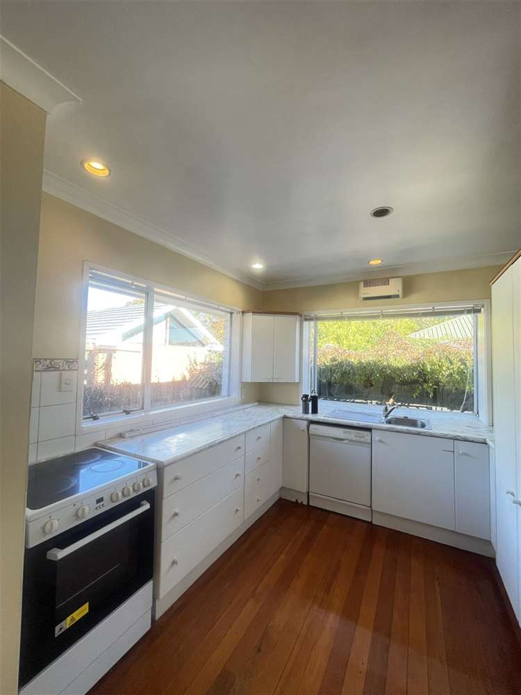 215A MEMORIAL Avenue Burnside Christchurch City Houses for Rent