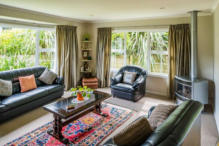 15 Te Puia Drive Aotea_2