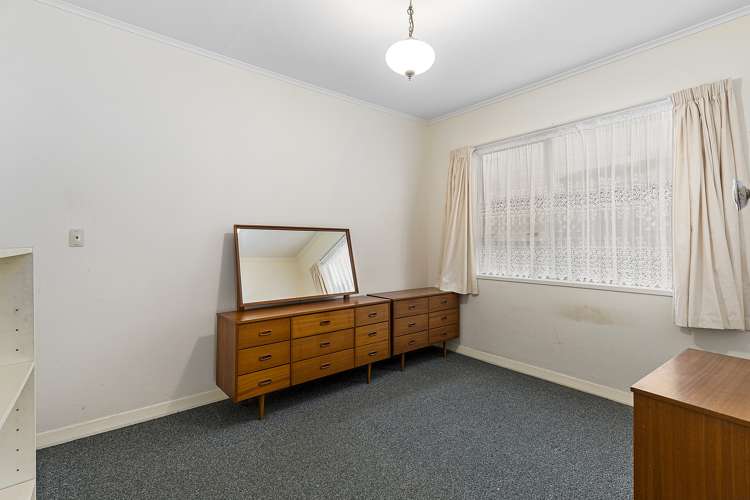 96 Apu Crescent Lyall Bay_9