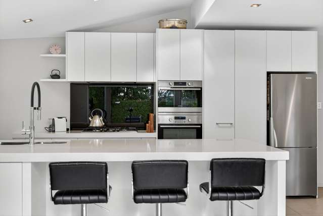 Modern Comfort in Prime Milford Location!