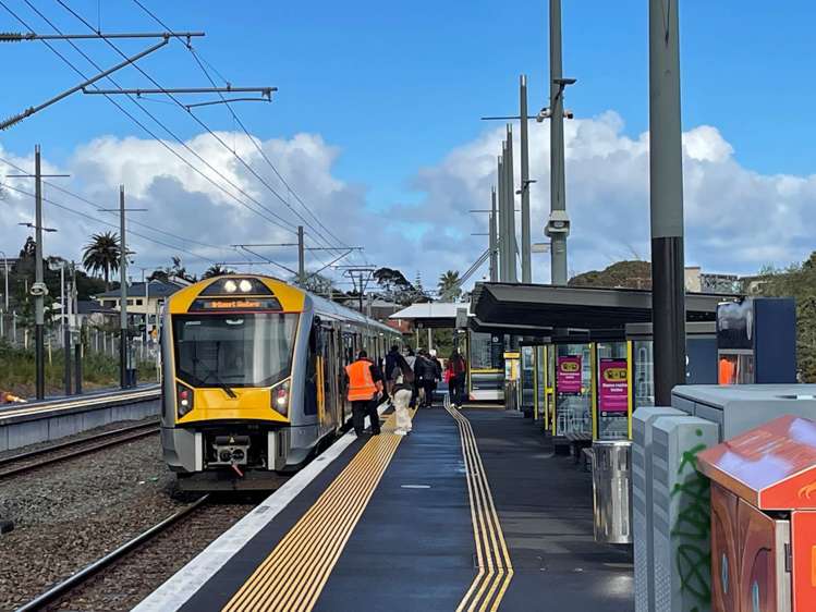 14 Whakawhiti Loop Avondale_14