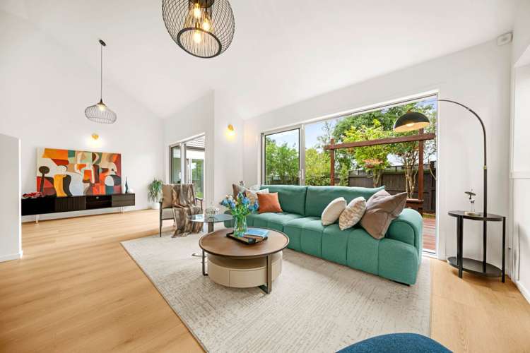 67 Fernhill Way Oteha_2