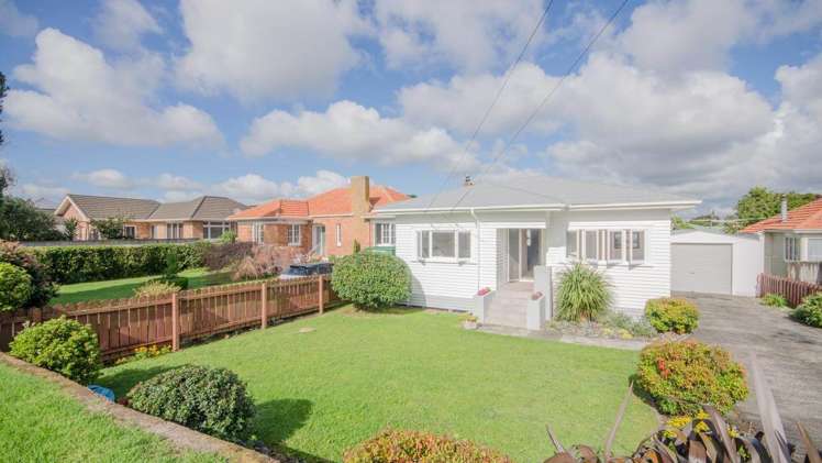 74 Moana Avenue One Tree Hill_0