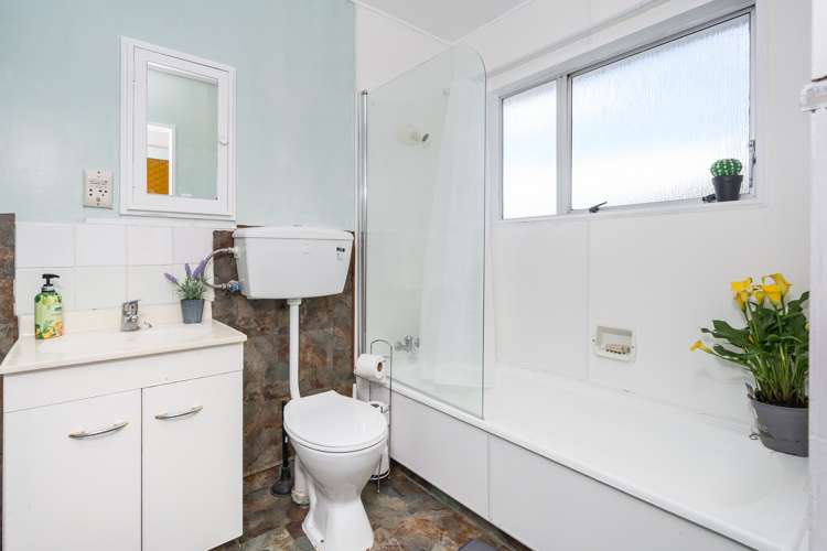 1/30 Arapiko Street Johnsonville_11