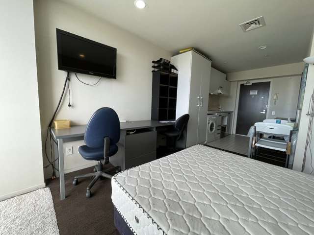 1718/10 Waterloo Quadrant Auckland Central_1