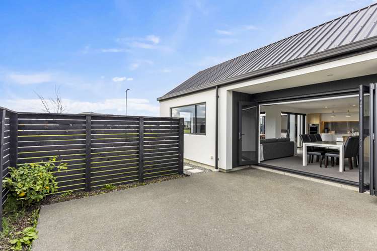 28 Bonecrusher Street Lincoln_16