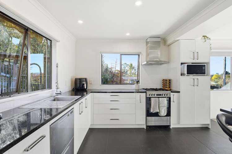 65 Roberts Avenue_3