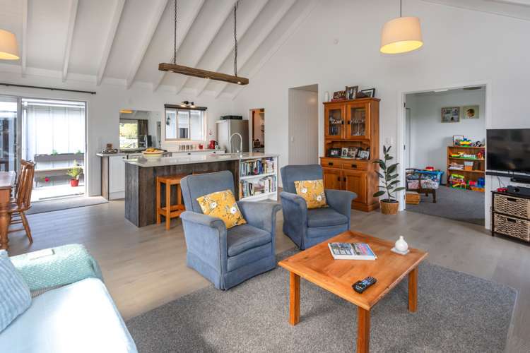 2 Scott Drive Cooks Beach_7