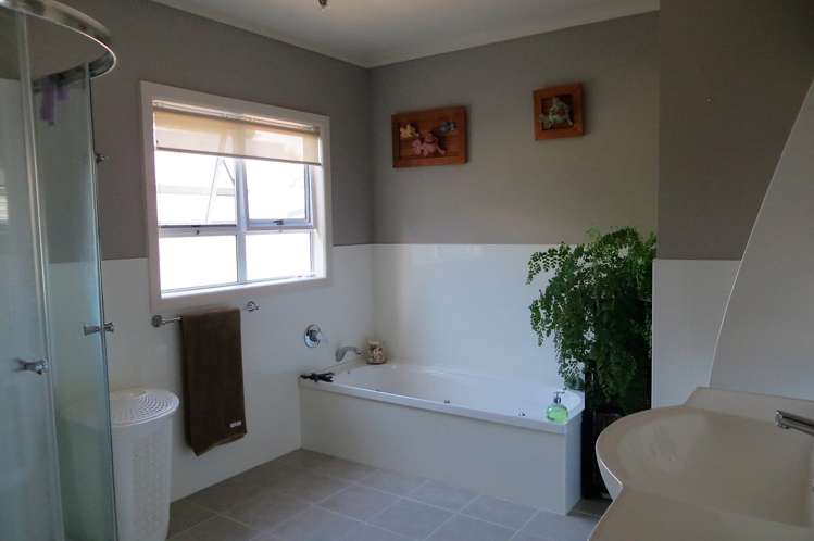 5 Aroha View Avenue Te Aroha_16