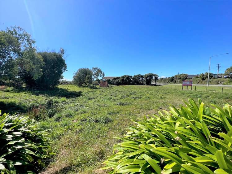 402 Main South Road Paroa_25