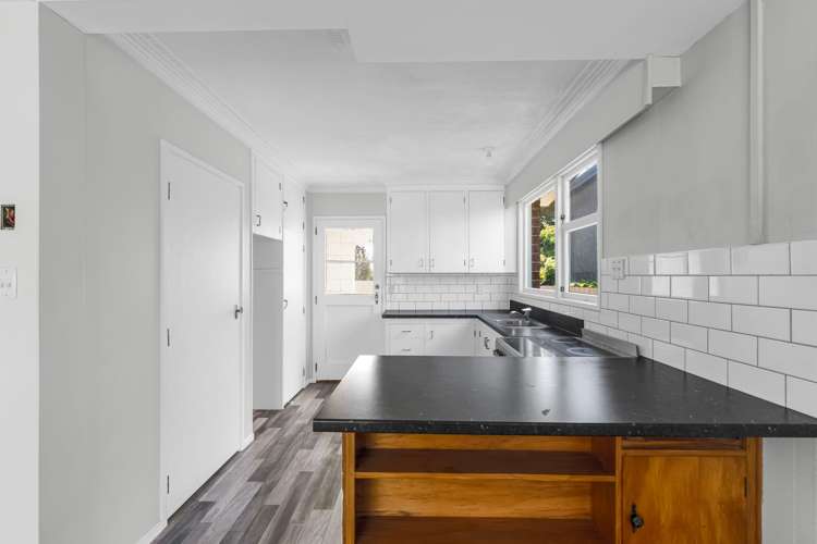 11 Railway Esplanade Gore_16