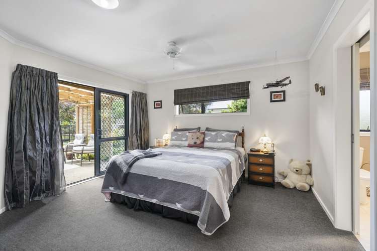 9 Cherry Lane Martinborough_7