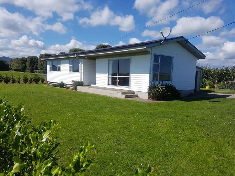 6 Perth Road Okato_16