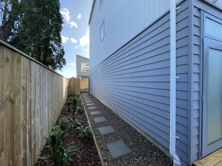 8/2 Moor Avenue Te Atatu Peninsula_15