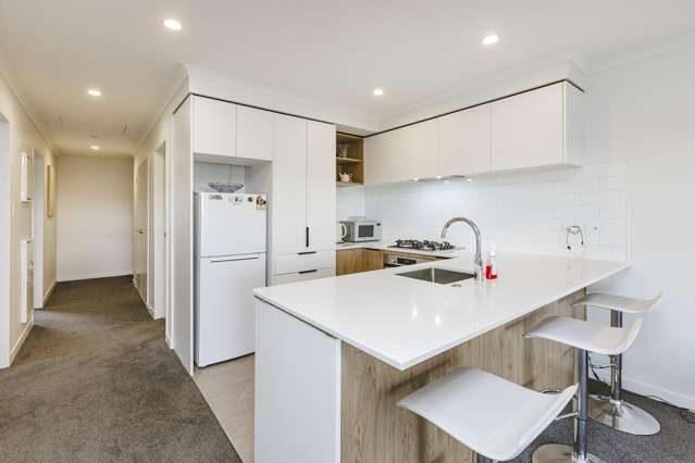 Unit 304/26 Shortfin Place Flat Bush_4