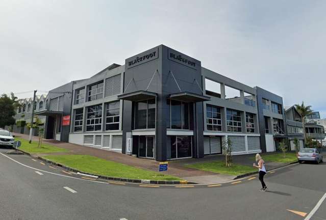 Ponsonby Fringe Office - Deck & Parking