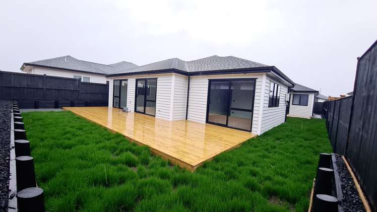 6 Hannah Lane Wainui_5