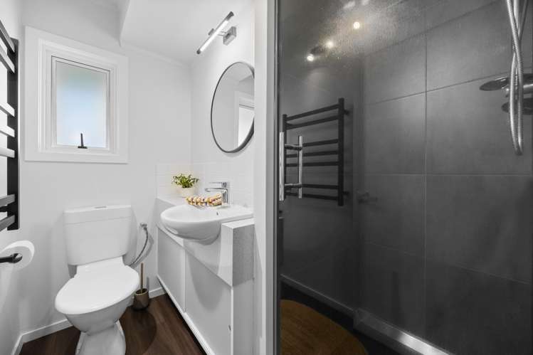 32 Colmar Road Mellons Bay_33