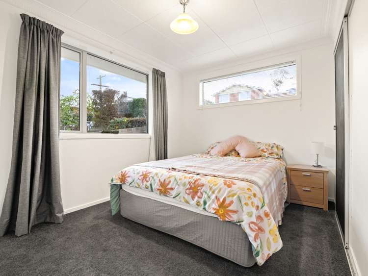 8 Strode Street Halfway Bush_11