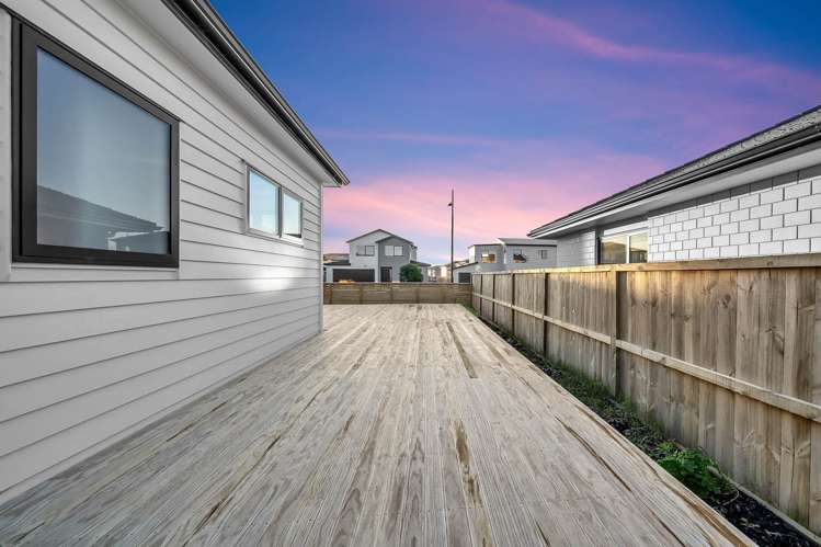 28 Korowhiti Road Clarks Beach_38