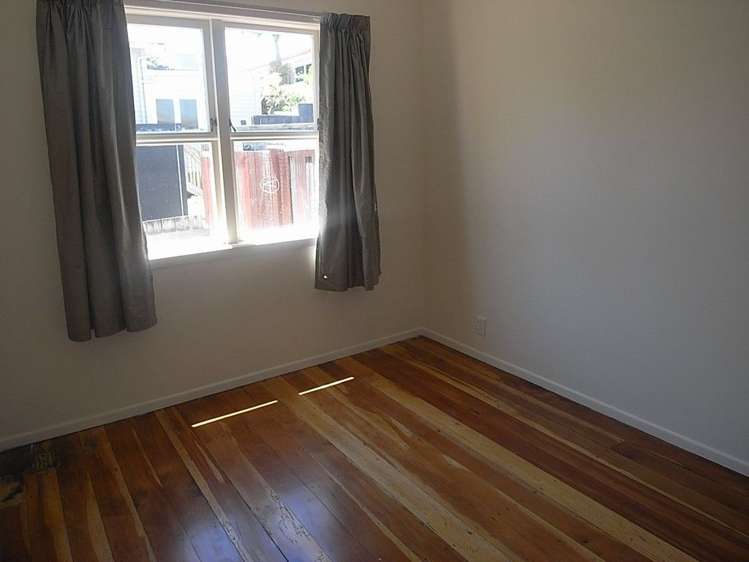 16 Raymond Street Point Chevalier_10