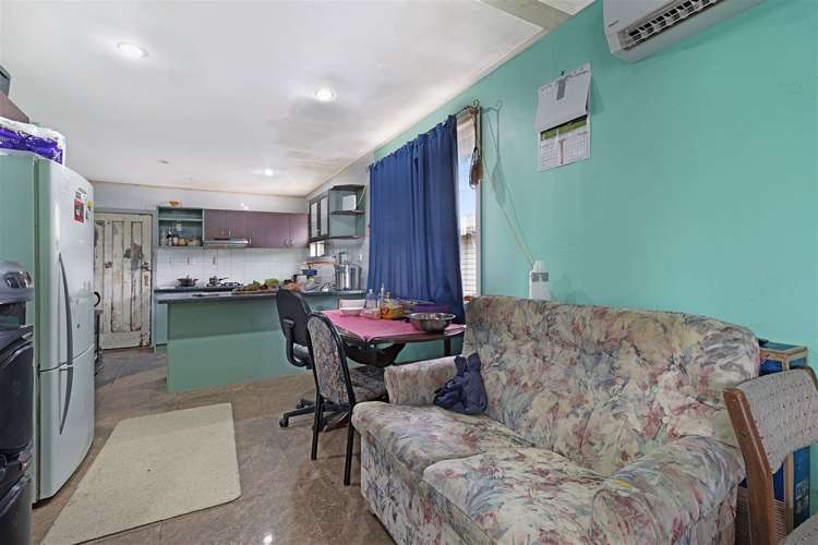 97 Cobham Crescent Kelston_13