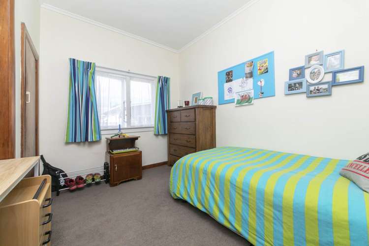 63 Fruitvale Road New Lynn_12