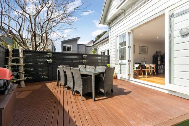 17/3 Severn Street Island Bay_2