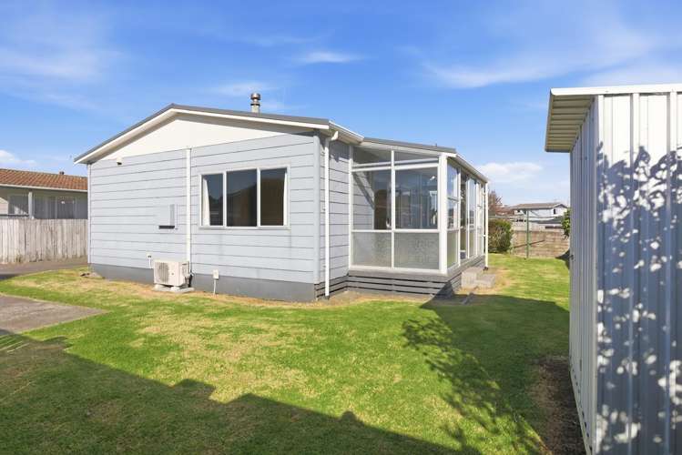 2/92a Ngamotu Road Spotswood_9