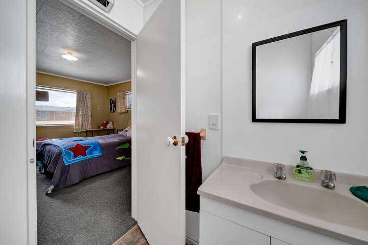 57 Murray Avenue Hawera_9