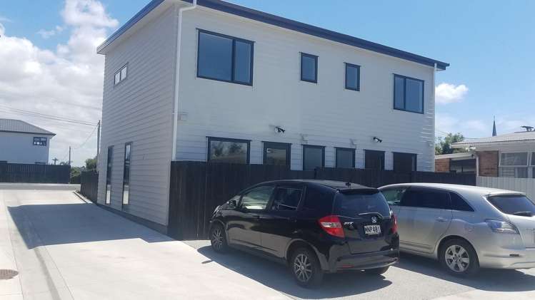 2/30 West Coast Road Glen Eden_9