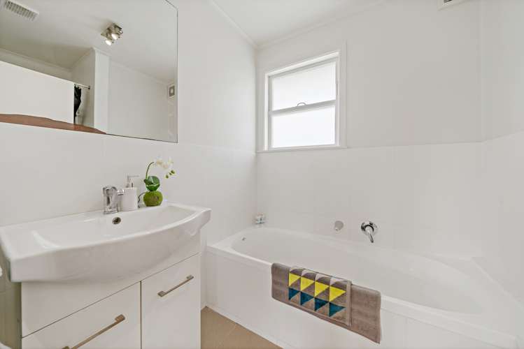 61 Nikau Street New Lynn_10