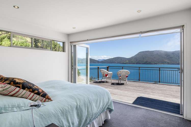 - Bay of Many Coves Queen Charlotte Sound_14