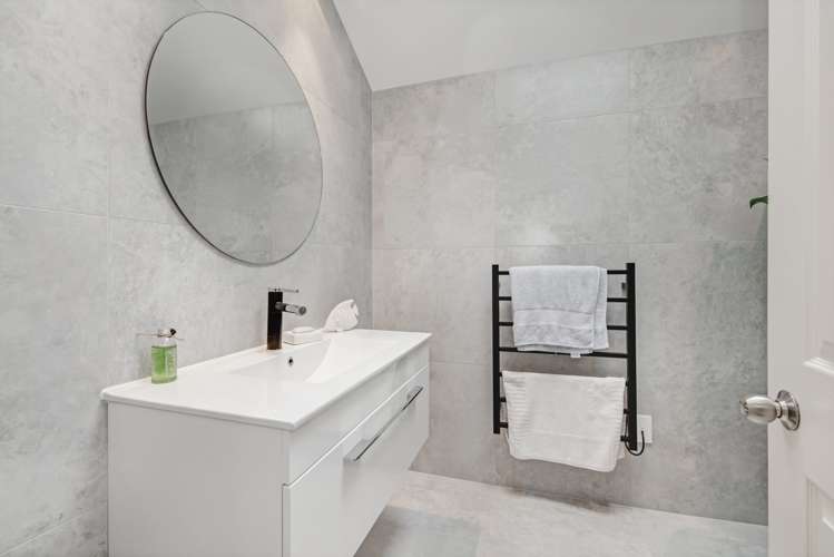 896 Whangaparaoa Road Manly_4