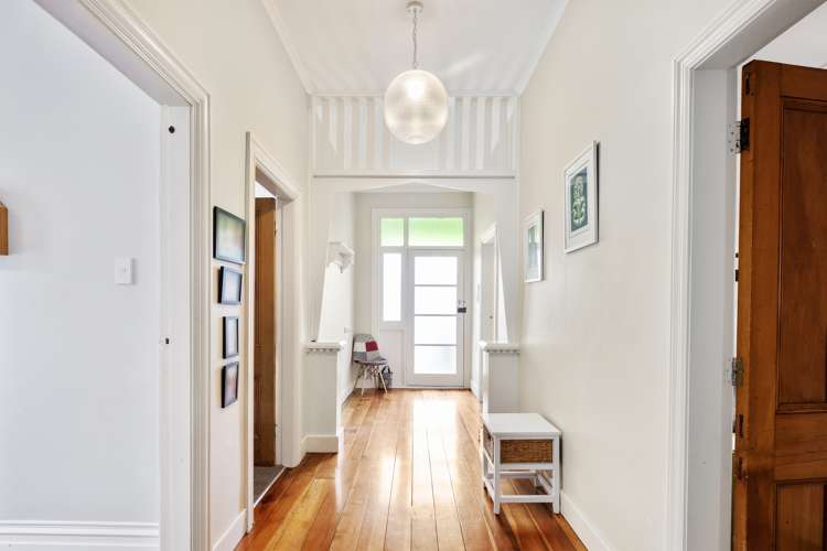 112 Onepu Road Lyall Bay_14